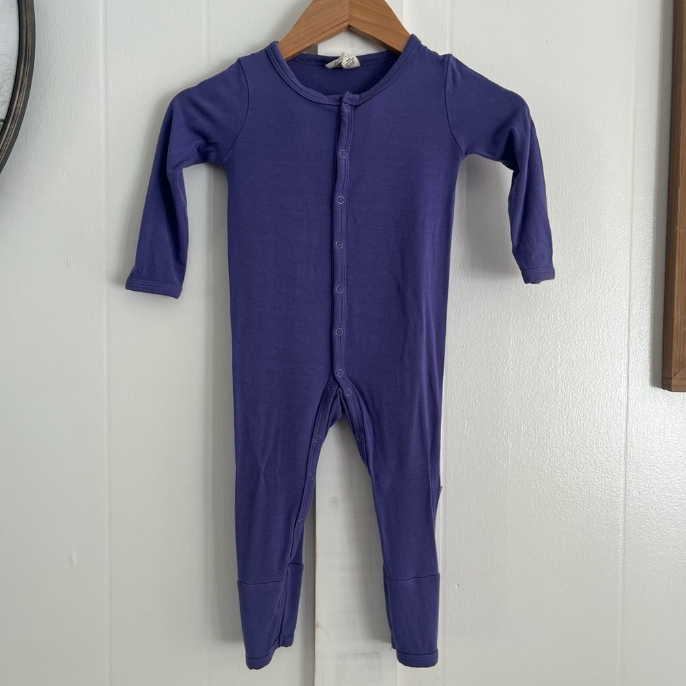 KYTE BABY purple bamboo button sleeper